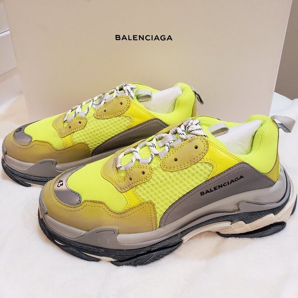 COPY - BALENCIAGA TRIPEL S - Picture 2 of 3